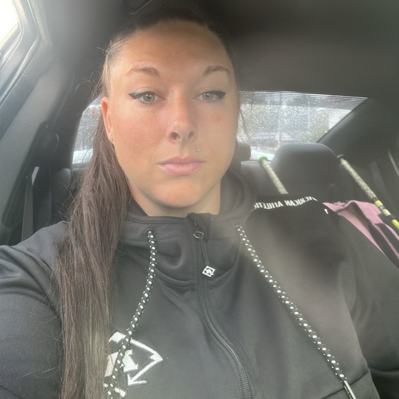 ⭐ about me/my closet ⭐ - Picture 1 of 16